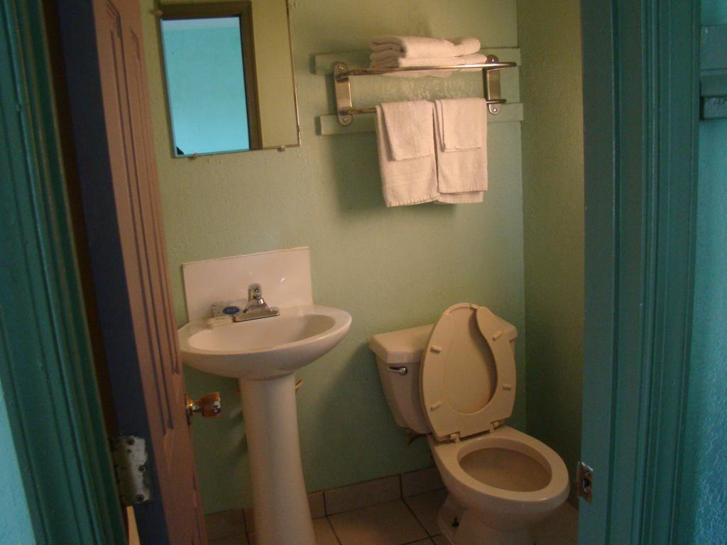 Budget Inn Mount Airy Номер фото