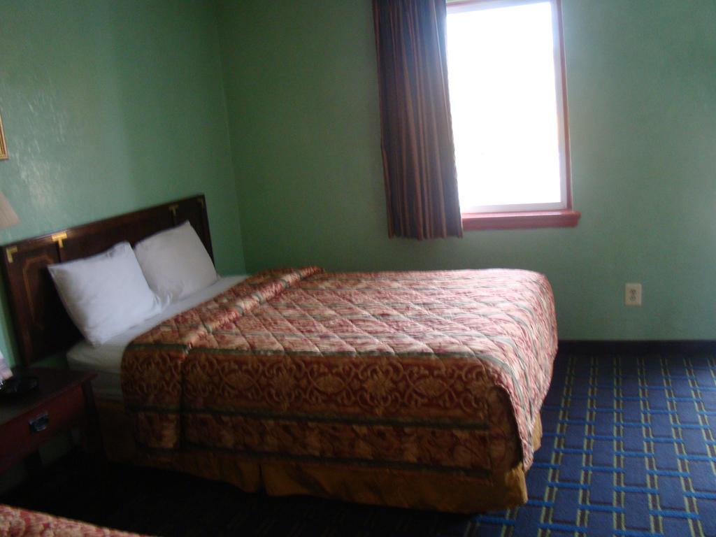 Budget Inn Mount Airy Номер фото